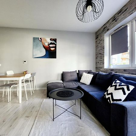 Apartstars - Powstancow #32 With Terrace Rzeszów Exterior foto